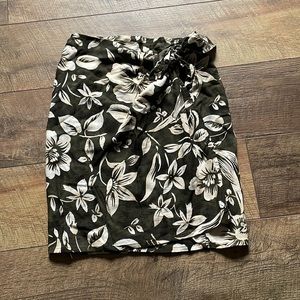 🛍️3/$10❗️Vintage Express wrapped skirt green with floral print women’s xs #32